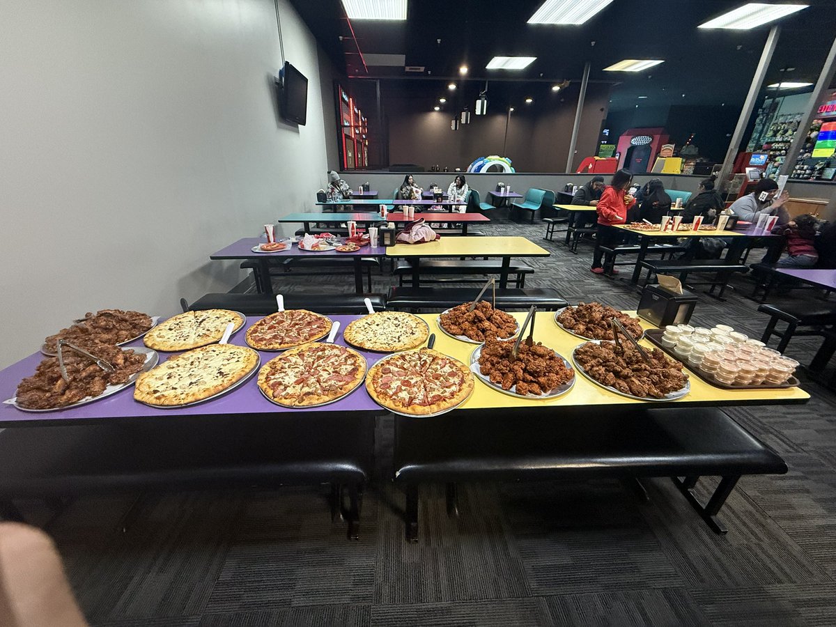 BIG DOGS GOTTA EAT!!

My favorite pastime is breaking bread with those who you deem close! Grateful for every opportunity I get to gather the FRONTLINE outside of a football setting! The guys attacked the food just as they have been attacking workouts, practices, and school work!