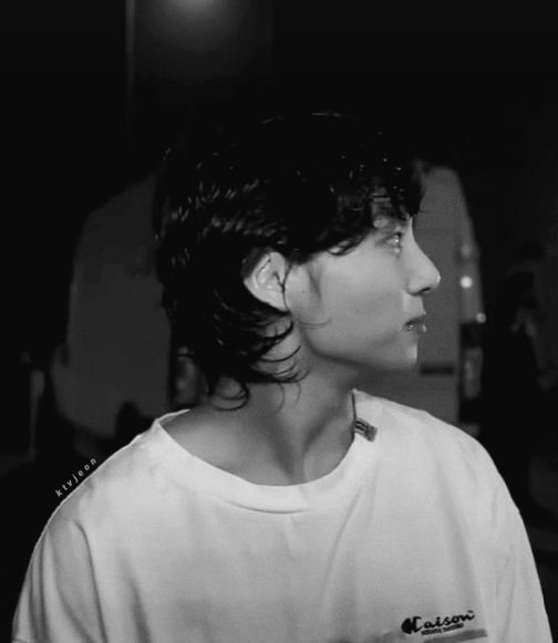 lovelytaegoo_'s tweet photo. #taekookau parem de transar

Taehyung estava cansado de perder noites de sono graças ao sons exagerados que vinham do quarto de seu vizinho. Após receber uma resposta desagradável, Taehyung decide tirar a paciência de seu vizinho que acaba se apaixonando por seus gemidos. https://t.co/eu1mDJIAAe