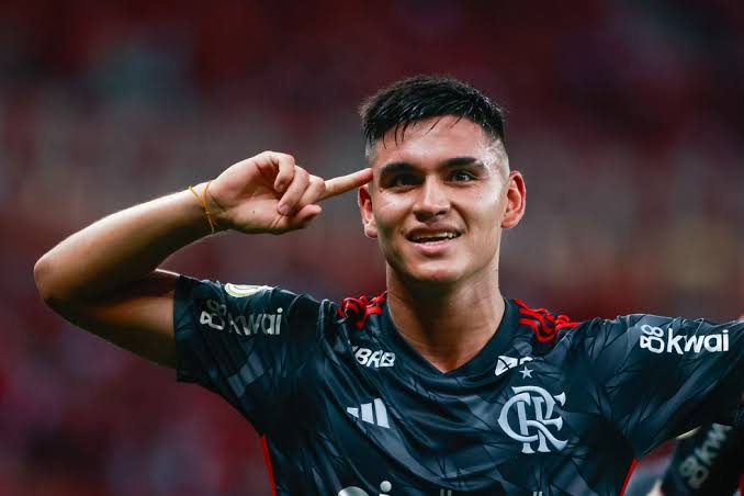 urubuDmeia's tweet photo. ele ia amar tá nesse flamengo vs botafogo https://t.co/MLEYnwi6qZ