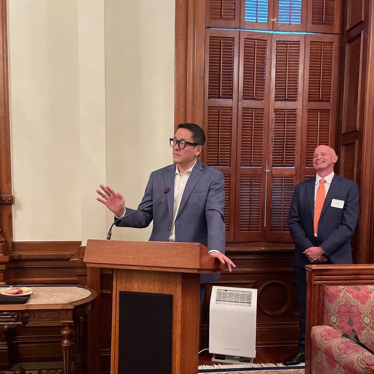 GeneforTexas's tweet photo. Had a wonderful evening networking with LBJ School students, alumni, and faculty. As an LBJ alum, this community gives me hope for the future!
#LBJSchool #UnderTheDome https://t.co/0ocuROMowO