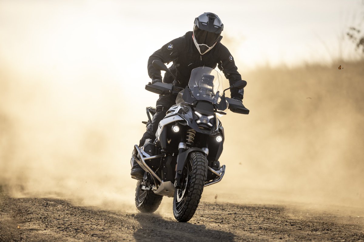 Let’s ride. Shoulder is good and keen to go 🤙🏼