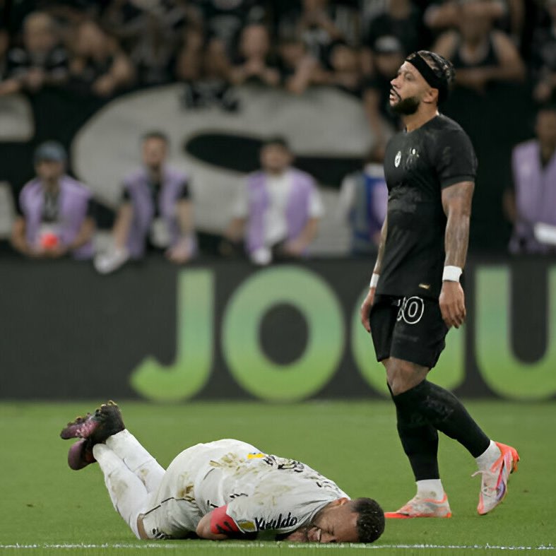 choquei's tweet photo. MEMPHIS DEPAY e Neymar.

Neo Química Arena, 12 de fevereiro de 2025.

Corinthians 2x1 Santos. https://t.co/xKcA24ft6a