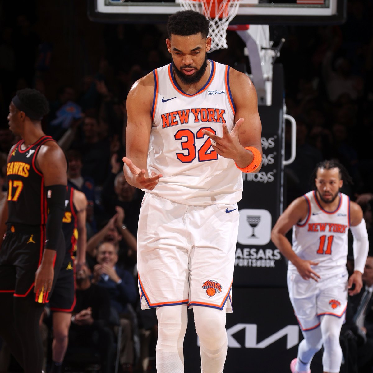 NBATV's tweet photo. KAT &amp; Brunson were ELITE tonight 🤩

🟠 KAT: 44 PTS | 10 REB | 7 3PT
🔵 Brunson: 36 PTS | 8 AST | 62% FG https://t.co/ppQc9fyrgW