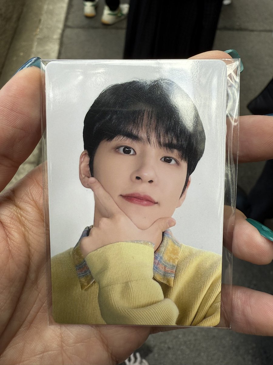 DAY6大阪公演MD購入特典フォトカード

交換希望
求　よんけいさん
譲　ウォンピルさん

会場付近におりますのでお気軽にご連絡くださいませ！！