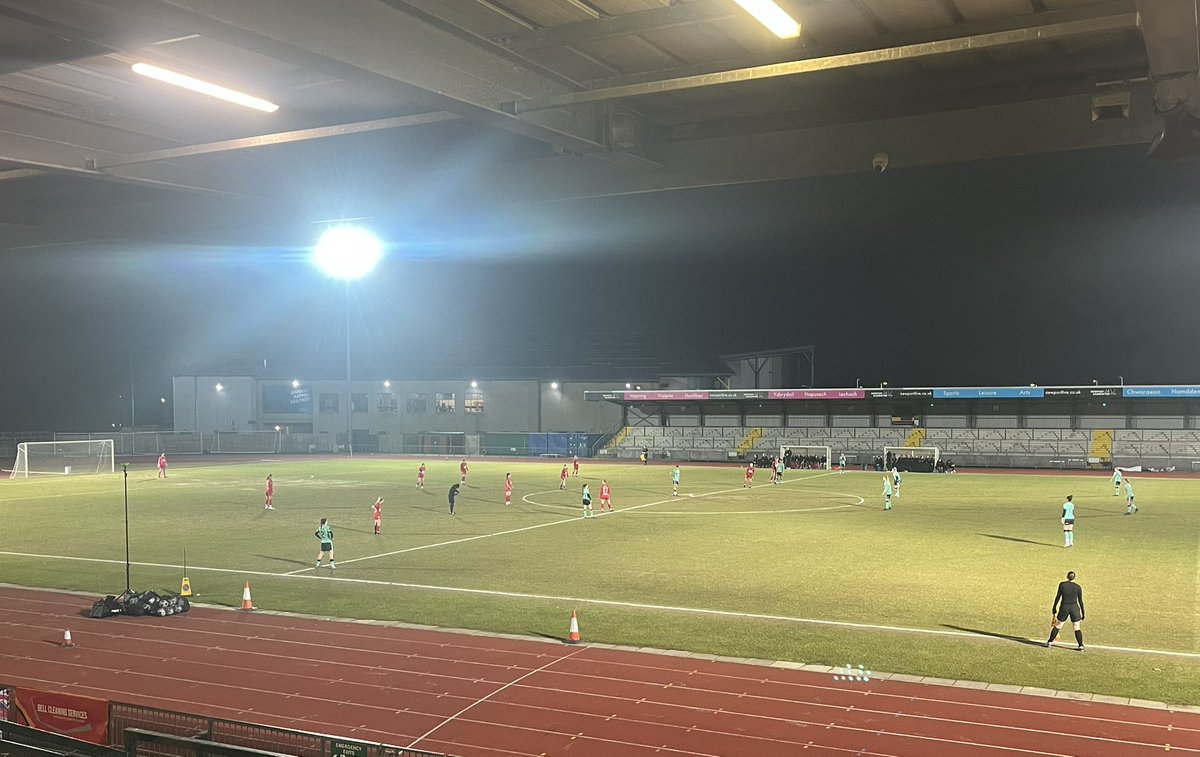 niadavies90's tweet photo. A busy Wednesday, firstly starting with Arsenal U21 vs Manchester Utd U21 then Gwalia vs Cheltenham in the evening. Thanks to the clubs for accommodating entry to watch the games. Lots of Welsh π΄σ §σ ’σ ·σ ¬σ ³σ Ώ eligible players being observed. #playermonitoring https://t.co/quKk8v9JCl