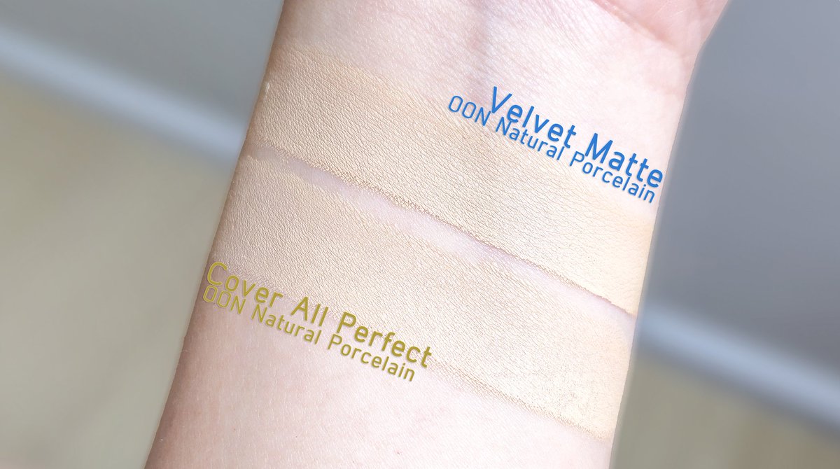 เทียบคุชชั่น 2 สูตรจาก Skintific

💙 Velvet Matte
ฟินิชกำมะหยี่ ไม่แมตต์เกิน ยังดูมีความเป็นผิว ปกปิดดี บิลด์เลเยอร์แล้วกริบมาก สบายผิว คุมมันเก่ง เนื้อคุชชั่นติดผิวแนบสนิทเวอร์ ถึงผิวจะแห้งหรือขาดน้ำก็ยังติดผิวแนบสนิทอยู่ ไม่เป็นคราบ ไม่ติดขุย ไม่แคร็กเลย

💛 Cover All Perfect
ฟินิชงานผิวแบบ my skin but better เล่นแสง สวย มีความโกลว์นิดๆ ดูสุขภาพดี ให้การปกปิดสุดในแท็บเดียวคือกลบรอยมิด เกลี่ยง่าย ติดผิวง่ายไม่ว่าสภาพผิวแบบไหน ไม่คราบ ไม่ตกร่อง คุมมัน(แต่ไม่เท่าตลับฟ้า)