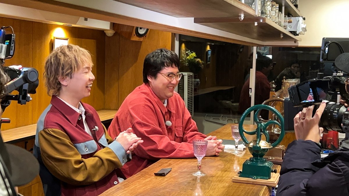 gaora_comedy's tweet photo. ＼こだわりのコーヒー／

コーヒー好きの #立花慎之介 さんが #マヂカルラブリー 村上さんと向かったのは珈琲専門店☕

コーヒーを飲みながら立花さんのプライベートなお話もたっぷり聞くことができました✨

📺推しメンの推し活
📅2/22(土) よる11時
✅https://t.co/ID1ALmVE1E

#GAORA https://t.co/aRctQB0ZtA