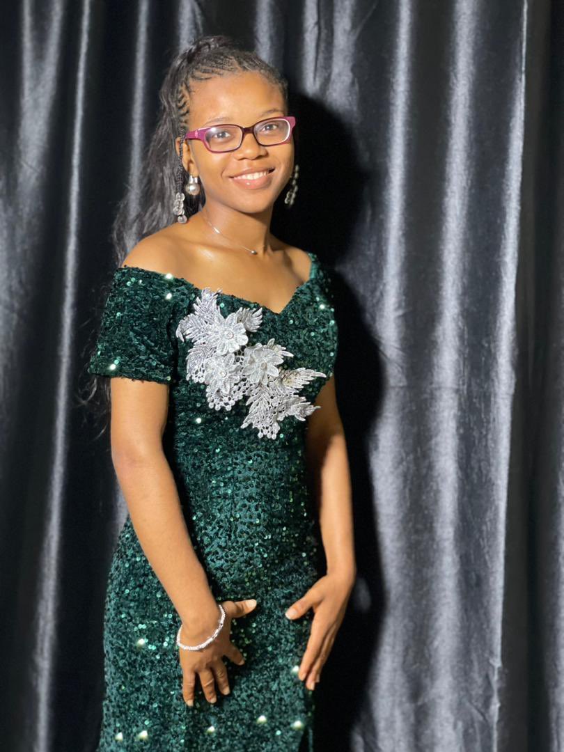 Good morning,
Please I need help, My cousin sister left home for lesson yesterday morning around 8am. She has not come back home till now.
MISSING PERSON!!
Name: Oluebube Favour Nwafor
Number: 0707 938 0822.
If anyone has any info please contact 08034928500 or 08068233402.