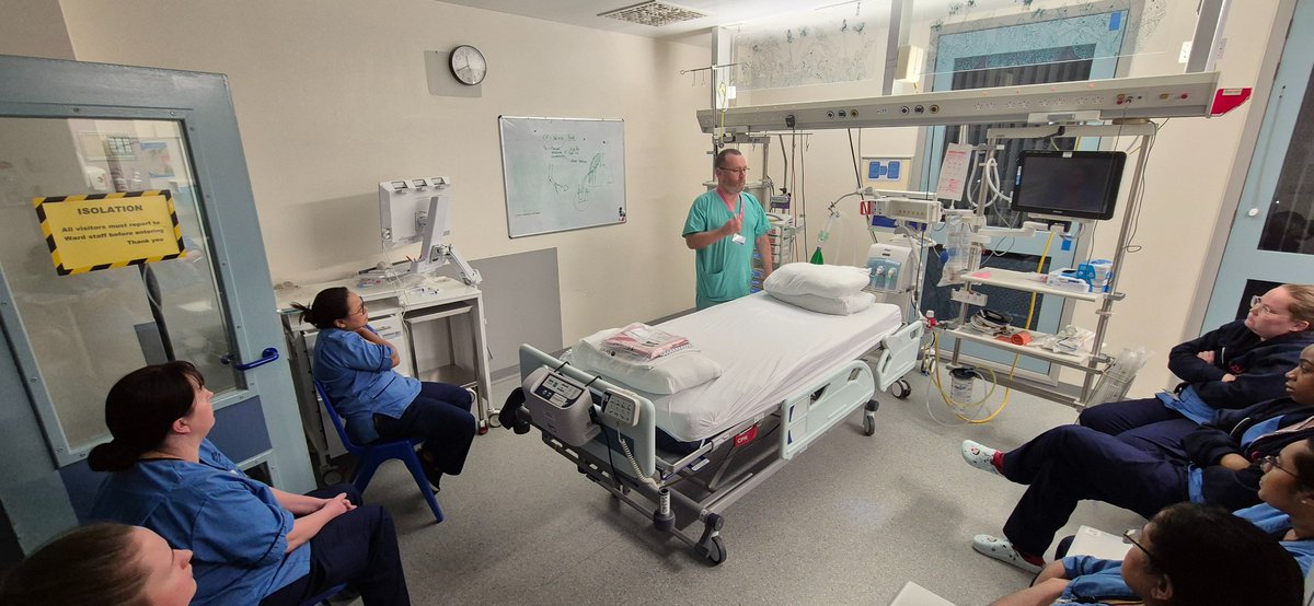 AnitaWebst46400's tweet image. Getting some teaching sessions from our ACCP on the nightshift.
Great to get these in-house sessions for all staff when we can. Also some mini nurse-led sessions on haemofiltration, BLS and infusion pumps this week. 
 @AberdeenICUEdu @PaddonHelen 🖊📖