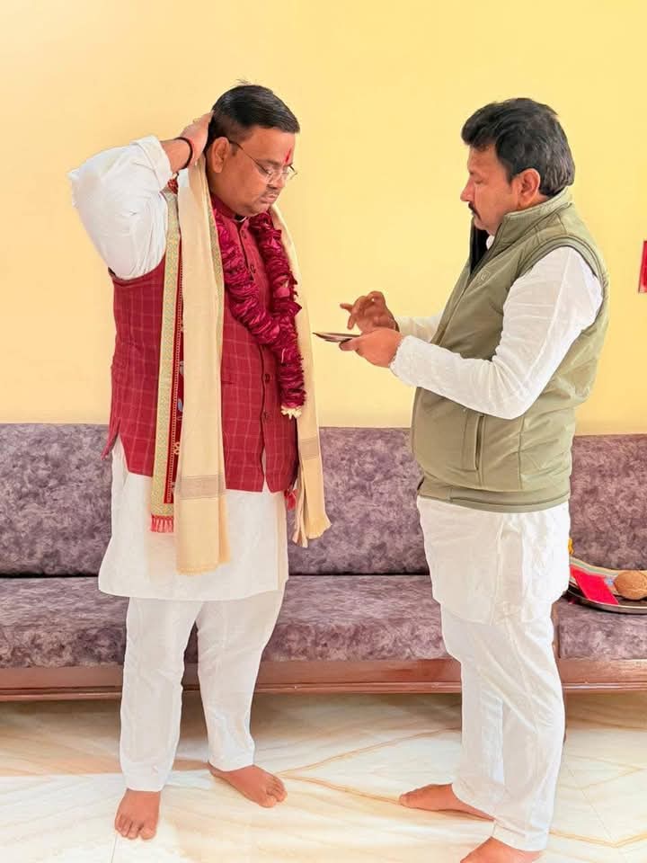 alok_tiwari28's tweet image. भारतीय जनता पार्टी के वरिष्ठ नेता एवं पूर्व मंडल अध्यक्ष पूर्व जनपद अध्यक्ष आदरणीय श्री रामराजा यादव जी के आमंत्रण पर उनके निज निवास ग्राम अमरोद में पहुंचकर आत्मीय भेंट की,

इस अवसर पर आपके सम्मान के लिए हार्दिक आभार एवं धन्यवाद।