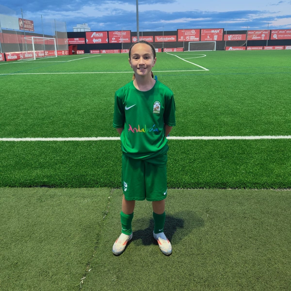 CDGFemenino's tweet photo. 📌 SELECCION ANDALUZA 🇳🇬

La jugadora alevín Triana Lobo García, disfruto ayer de su primera convocatoria con la selección andaluza sub12.

Enhorabuena por tu gran temporada, el trabajo y el esfuerzo tienen su recompensa. https://t.co/2yU5t56NMn