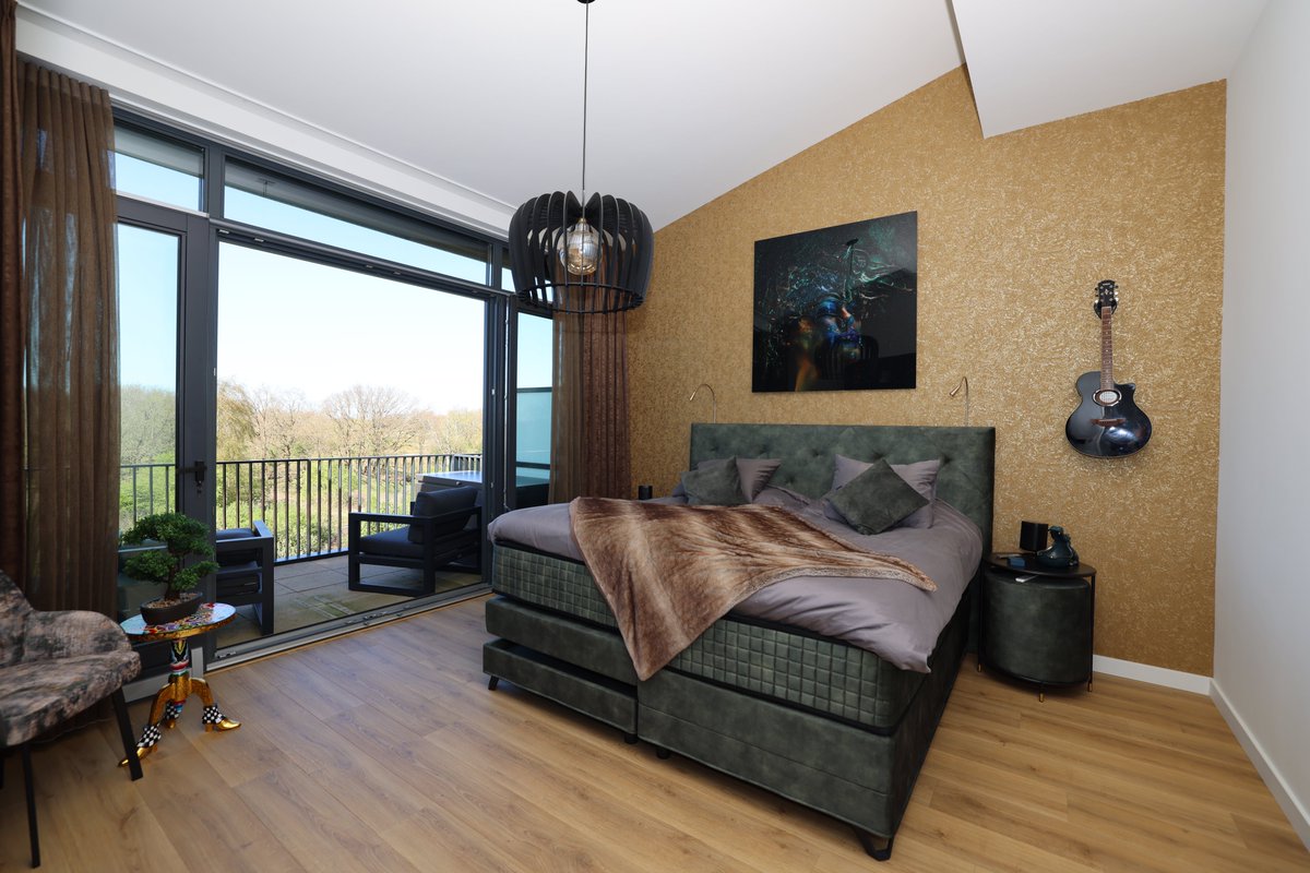 Binnenkort op Funda 🏚️ Luxe penthouse met uitzicht op De Zilk

Zoek je een royale woonruimte van 139 m² en 3 slaapkamers? Ons Penthouse aan Vogelenveld 53 gaat binnenkort in de verkoop via Koppers Makelaardij.
Heb je interesse? Houd Funda goed in de gaten.