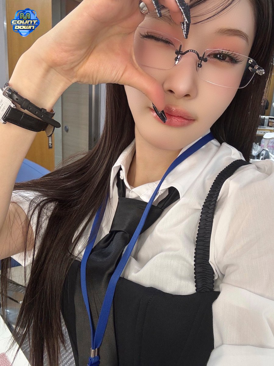 M COUNTDOWN tweet media