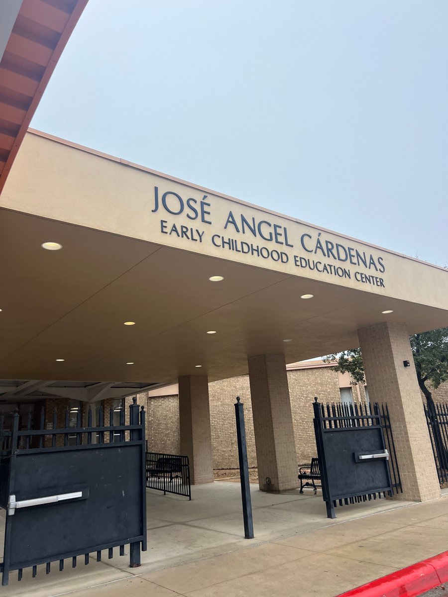 michaelvaldezsa's tweet photo. Today, I read to some of our Head Start students at José Angel Cárdenas Early Childhood Center. Did you know that Head Start is designed to prepare children for school readiness and lifelong success! #Trusteesread #readtothefinalfour 📚 🏫 📖 🧸 🐻 https://t.co/bhKJhntQ9a