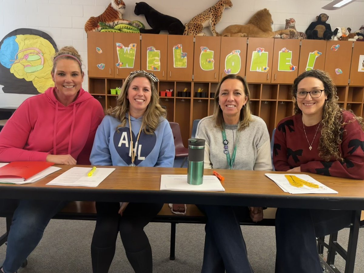 Gotta give a special shout out to these #CPSbest #TrustyHuskies who championed bringing back the school-wide spelling bee. Thank you <a href="/SarffAHLmedia/">April S</a> for leading the way and <a href="/MarissaKlenda/">Marissa Klenda</a>, <a href="/elliscounselAHL/">Anita Ellis</a>, and <a href="/MsGehaReading/">Christie Geha</a> for giving up time to judge!