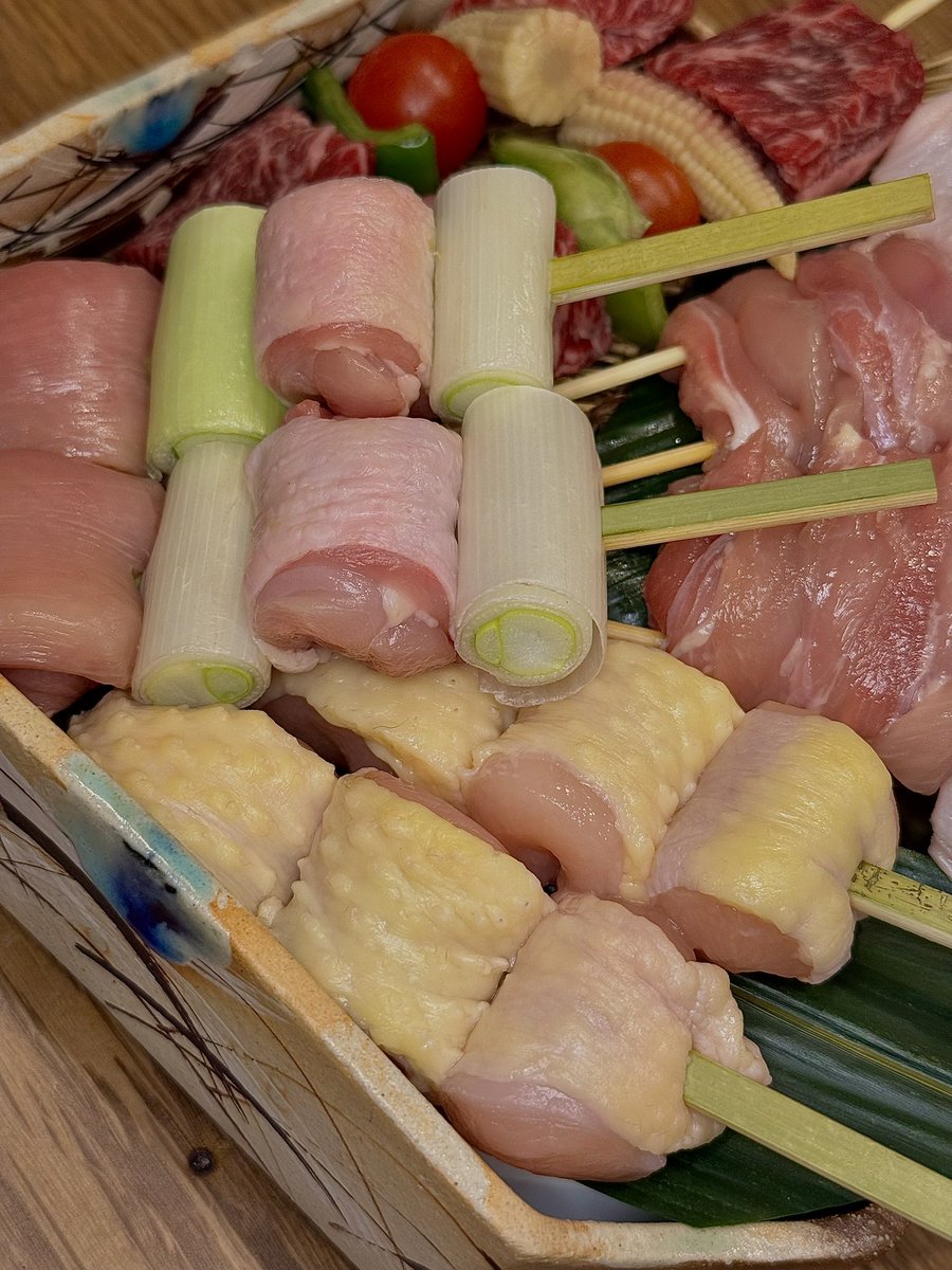 daimyouhete2011's tweet image. 13時より昼飲み昼焼鳥始めます！
福岡で昼間から40種類以上の焼鳥が楽しめるのは、大名へてだけ👍🏻⟡.·
深夜3時までノンストップで皆様をお待ちし鶏ます- ̗̀👏🏻  ̖́-
#福岡グルメ #飲み放題 #天神居酒屋
lit.link/daimyouhete
