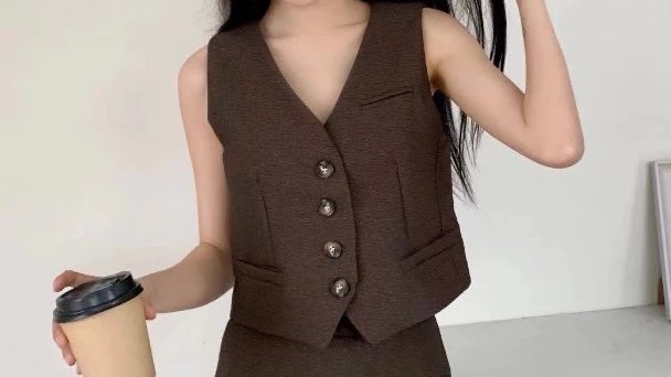 itfeelstory's tweet image. อันนี้จะเป็นลุคที่ดูแพง ดู formal ขึ้นมานิดนึง คือแมชไปทำงานได้ สวยมาก ดูลูกคุณขึ้นมาทันทีอะ ดีไซน์สวยไม่ซ้ำเลย ยังอยู่ในงบ 400 บาท