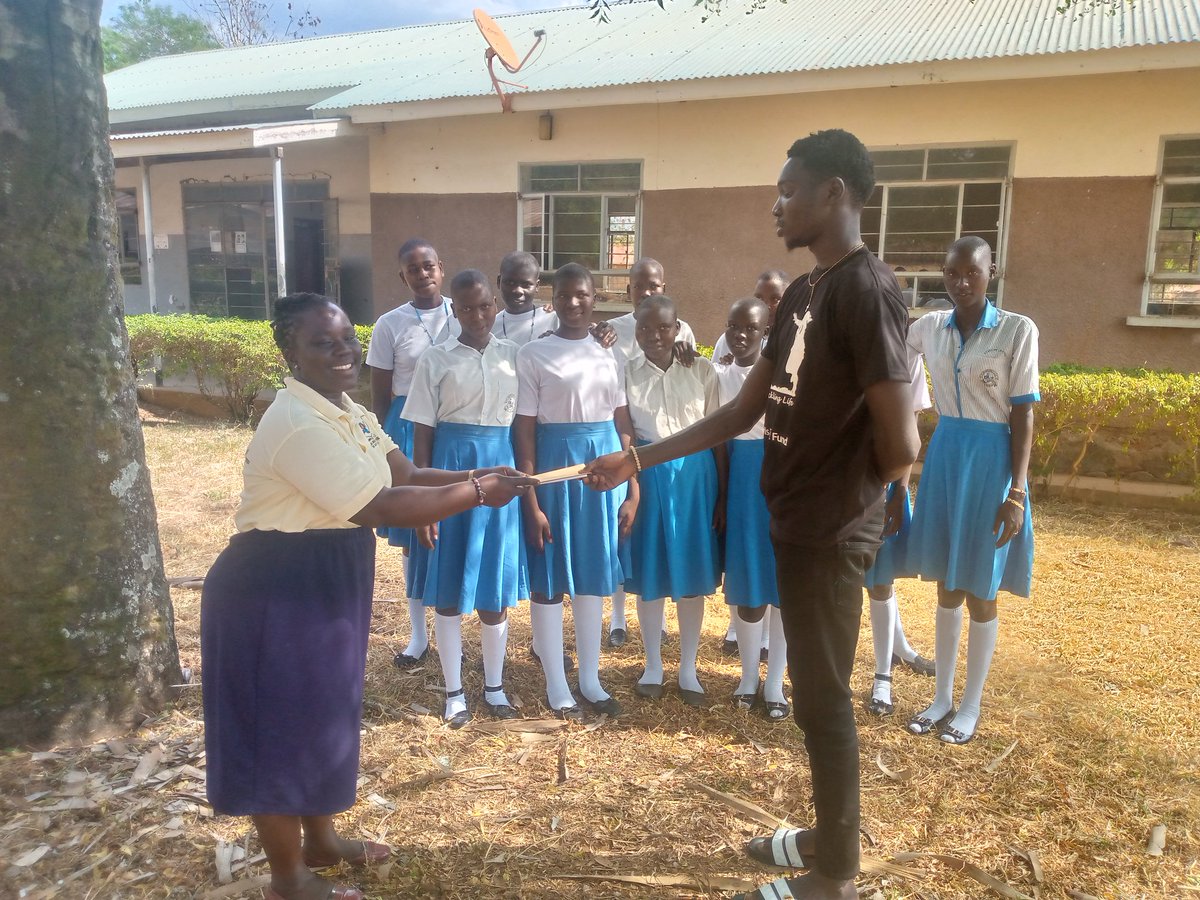 Josh_RVY's tweet photo. When teachers are happy, appreciative and promising towards a good presentation,you know that they'll teach their students well enough to perform. That was taken from the RTL MDD theme introduction at St. Bhakita Girl's secondary school yesterday 
#RugbyTacklingLife https://t.co/Ldo9NOuhhw