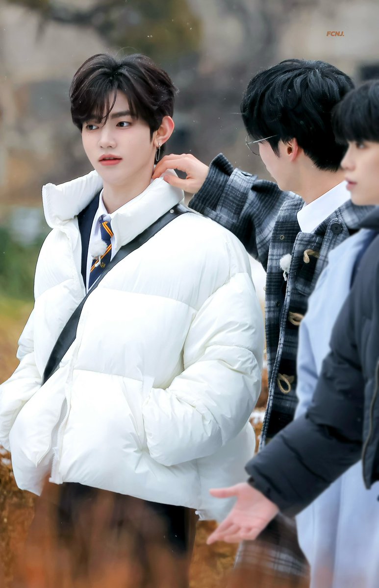 FCNJ_BH's tweet photo. 250212
❄️🍂

#장하오 #ZHANGHAO #章昊 #ジャンハオ
#성한빈 #SUNGHANBIN #成韩彬 #ソンハンビン
#ZB1 #ZEROBASEONE  #제로베이스원 https://t.co/6S69phSbE1
