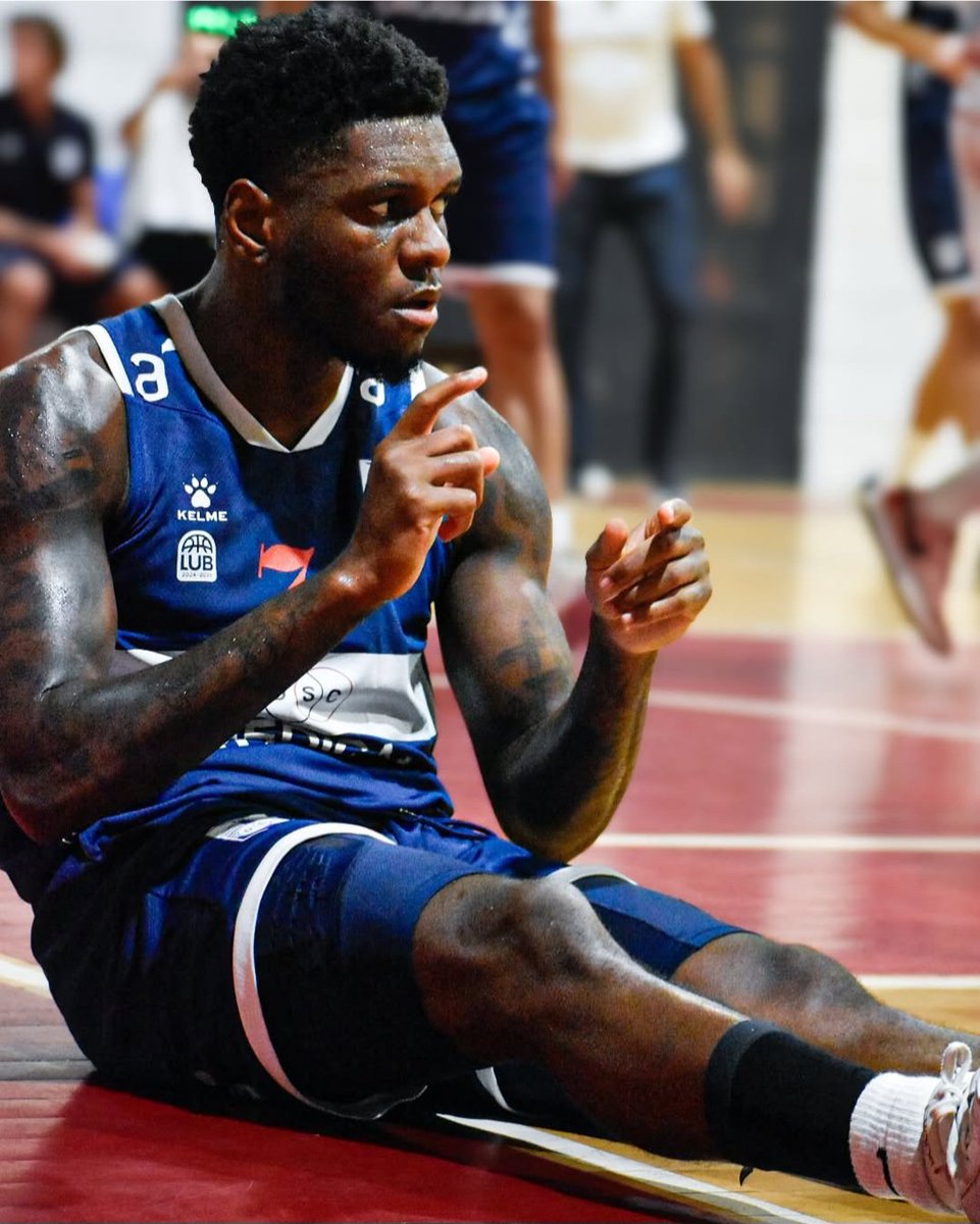 <a href="/DSCbasquet/">Defensor Sporting | Básquetbol</a>  derrotó como visitante a <a href="/ClubTrouvilleUY/">Club Trouville</a> 93- 84 por <a href="/LUB_Uy/">Liga Uruguaya de Básquetbol</a> Malik Curry <a href="/iammalikcurry/">Kyngcurry</a> 27 pts, 6 reb, Dion Wright 19 pts, Facundo Terra <a href="/FacuTerra24/">Facu Terra</a> 14 pts, 6 asist, 4 reb, En Trouville Pablo Gómez 19 pts, 14 reb, Guillermo Souza 18 pts