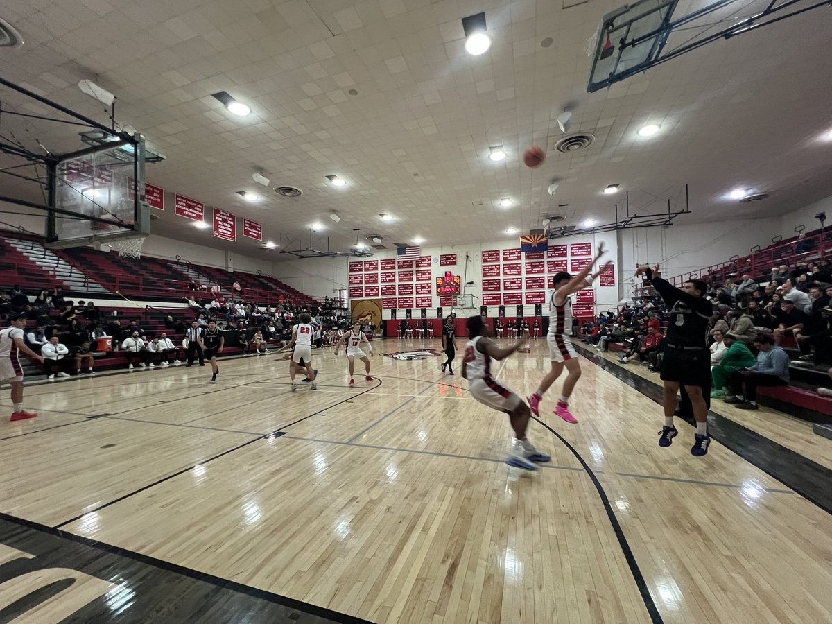 Eliav Gabay (@eliavgabay) on Twitter photo Itโs always fun when two big time juniors go head-to-head.
In the <a href="/MillenniumHoops/">Millennium Basketball</a> at <a href="/BrophyHoops/">Brophy Basketball</a> matchup - we got Tigersโย Cameron Holmes facing Broncosโ Daylen Sharper.
Both squads are ready for playoff action.
READ #HoopTalk Notebook๐
sports360az.com/hooptalk-notebโฆ
<a href="/Sports360AZ/">Sports360AZ</a> Itโs always fun when two big time juniors go head-to-head.
In the <a href="/MillenniumHoops/">Millennium Basketball</a> at <a href="/BrophyHoops/">Brophy Basketball</a> matchup - we got Tigersโย Cameron Holmes facing Broncosโ Daylen Sharper.
Both squads are ready for playoff action.
READ #HoopTalk Notebook๐
sports360az.com/hooptalk-notebโฆ
<a href="/Sports360AZ/">Sports360AZ</a>