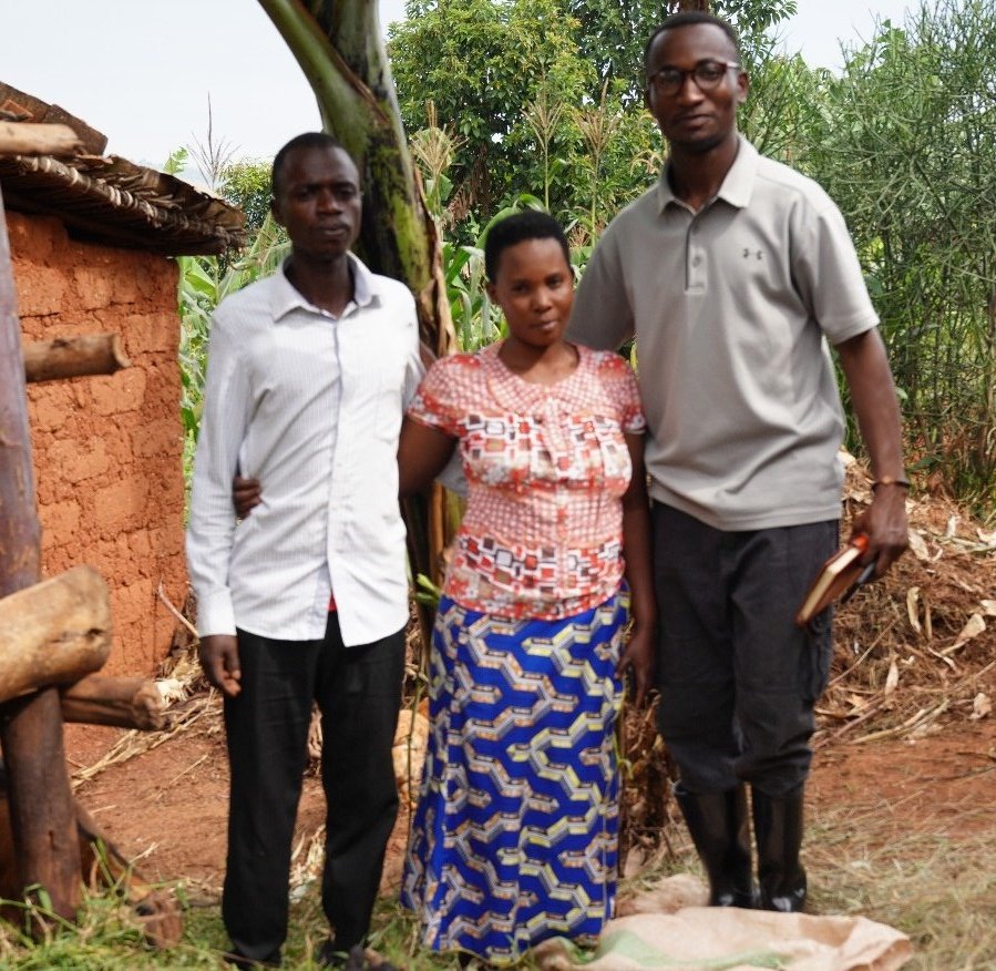 diharagirimana's tweet image. Did you know that you can be change maker in your family and community.

Here is an inspiring success story of Pascal, a farmer who received 10 chickens through the #PRISMProject

But with consistency and willingness his poultry multiplied to 25 chickens.

#PRISMImpact