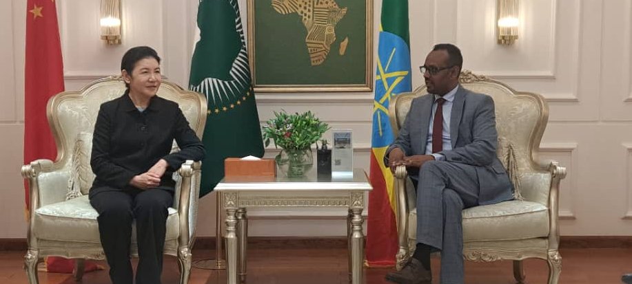 The People’s Republic of China’s Minister of Justice, H.E. Madame He Rong, arrived in Addis Ababa for an official visit. 
H.E. Madame He Rong was welcomed by H.E. Belayhun Yirga to discuss strengthening Ethiopia-China legal ties, including signing an MoU on legal cooperation.