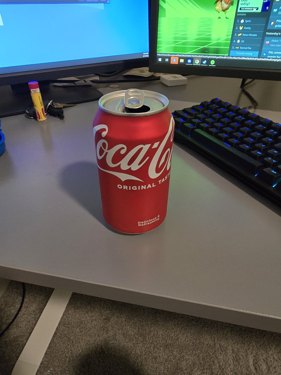 Popping open a coke to celebrate.
Qualified for Dallas 🇺🇸 🇺🇸 🇺🇸 🦅🦅🦅🇨🇱🇨🇱🇨🇱