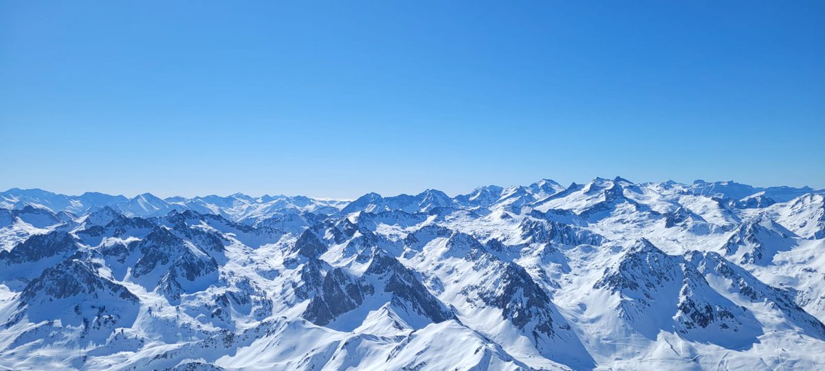 Sandrin3105's tweet image. Challenge photo a day 2025 -  13 février 
M comme... Montagnes.
Les Pyrénées 
#fmspad