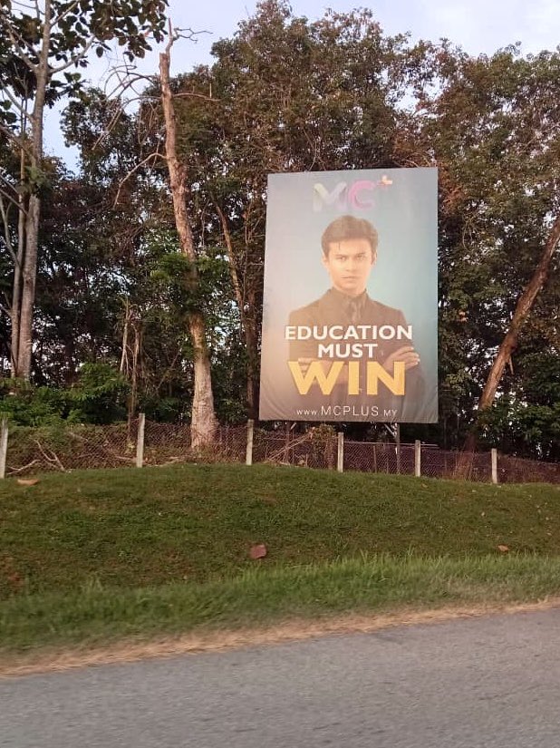 Suka dengan papan iklan MCPlus ini. 

Gambar dan warna menarik. Mesej pun sangat kuat dan jelas. 

Paling penting tak ada tanda tangan founder. 

📍Lokasi: Lebuhraya PLUS.