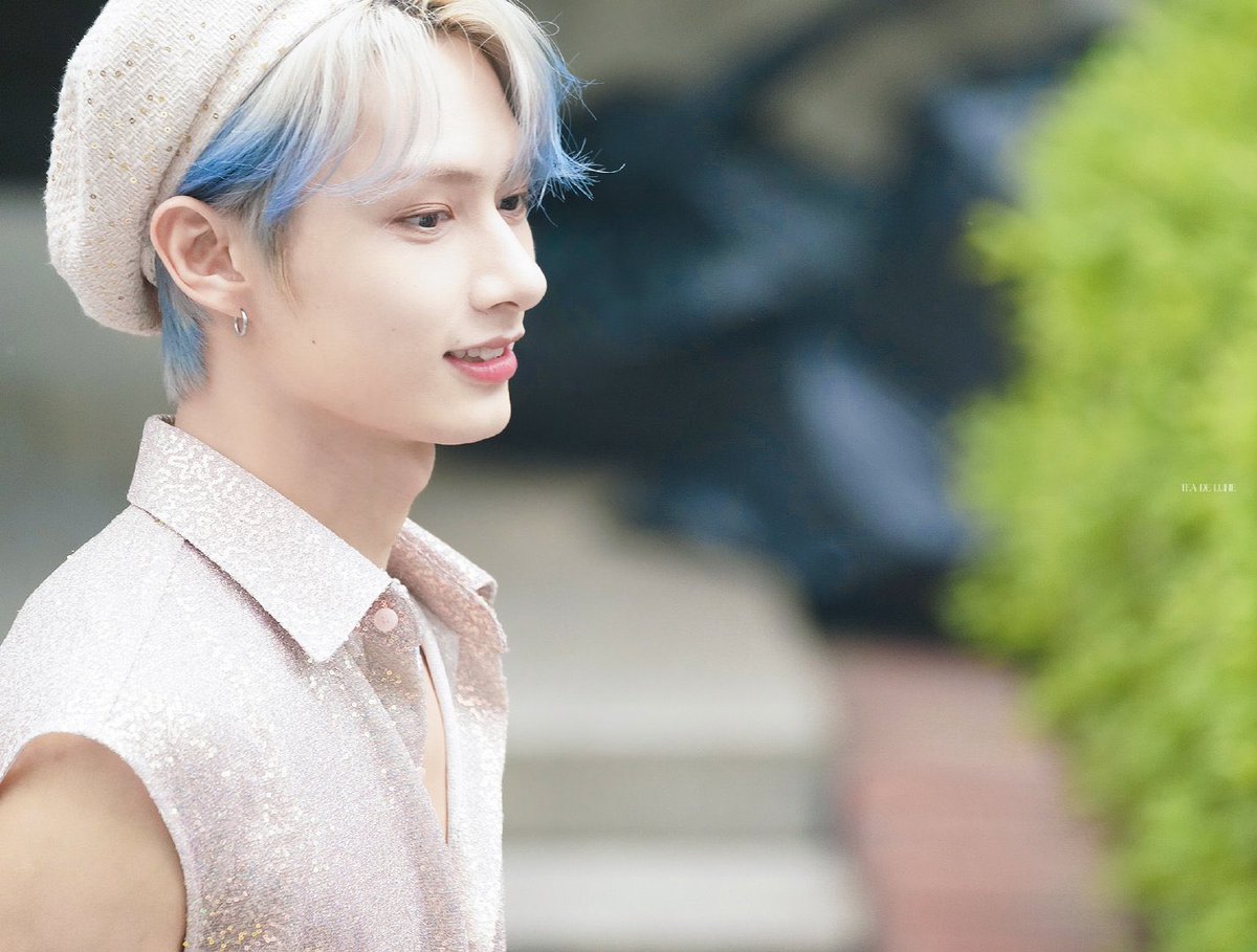 밀크티 머리 소년이 보고 싶어요 월드 준 돌아와