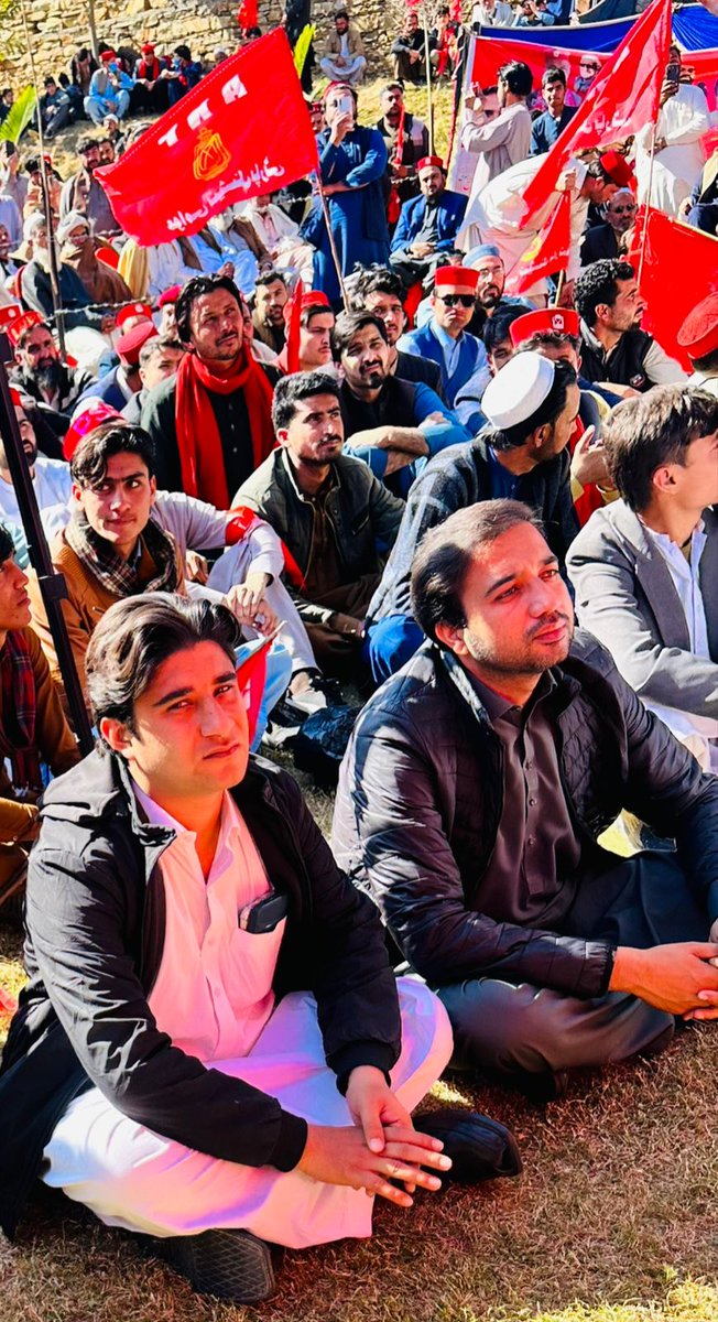 MehranSuriANP's tweet photo. فخرافغان باچاخان کی 37ویں اور رہبرتحریک، قائد جمہوریت خان عبدالولی خان کی 19ویں برسی کی مناسبت سے عوامی نیشنل پارٹی ضلع مومند کے زیراہتمام جلسہ۔ سابق وزیراعلیٰ امیرحیدرخان ہوتی کا خطاب۔
#AmeerHaiderKhanHoti | #BachaKhanMonth2025 @HaiderHotiANP @AimalWali https://t.co/xhkf3wTINk