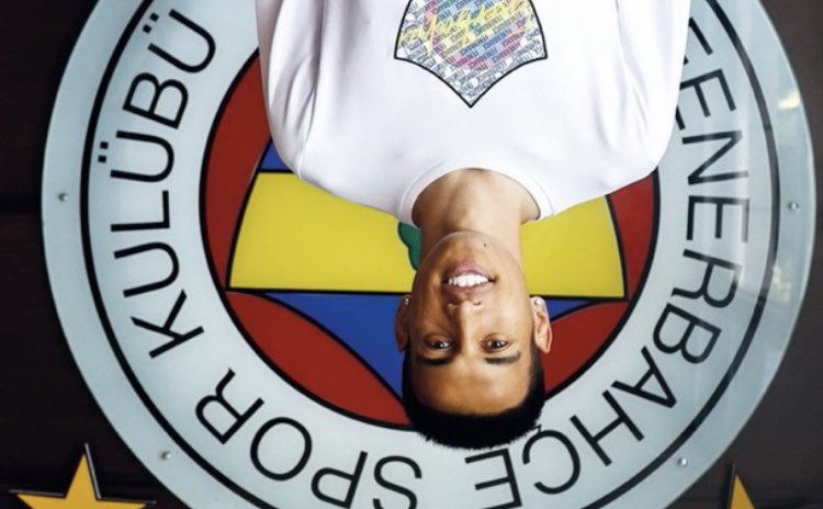 Als Göztepe-fans steunen we jullie tegen fenerbahce. Ze hebben trouwens geen keeper. Er zal WELKE MAN dan ook op hun doel staan. Hij kan geen schoten van links stoppen. En hun fysieke conditie is niet genoeg voor 90 minuten. Blijf in de wedstrijd,win de wedstrijd! <a href="/rscanderlecht/">RSC Anderlecht</a>