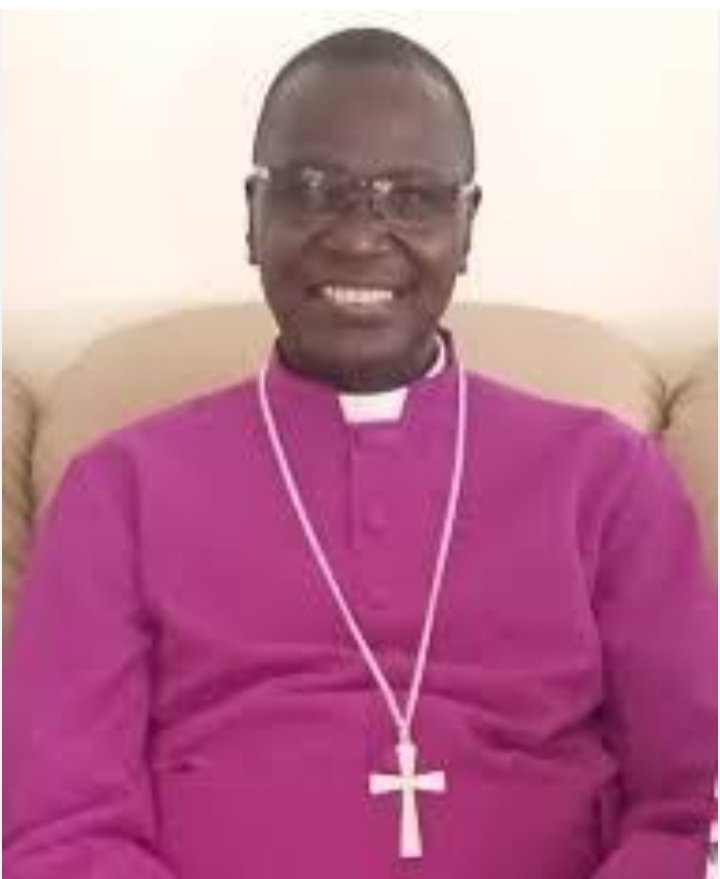 #Yoo_Patiko
"I add my voice to the other voices to advocate for something to be done on that road. A combined voice is needed to take the advocacy to the highest level" says The Bishop of the Diocese of Northern Uganda, Rev. Godfrey Loum.
<a href="/Parliament_Ug/">Parliament of Uganda</a> <a href="/MoWT_Uganda/">Ministry of Works & Transport</a>  <a href="/HonEchweru/">Hon. Ecweru Musa Francis</a>