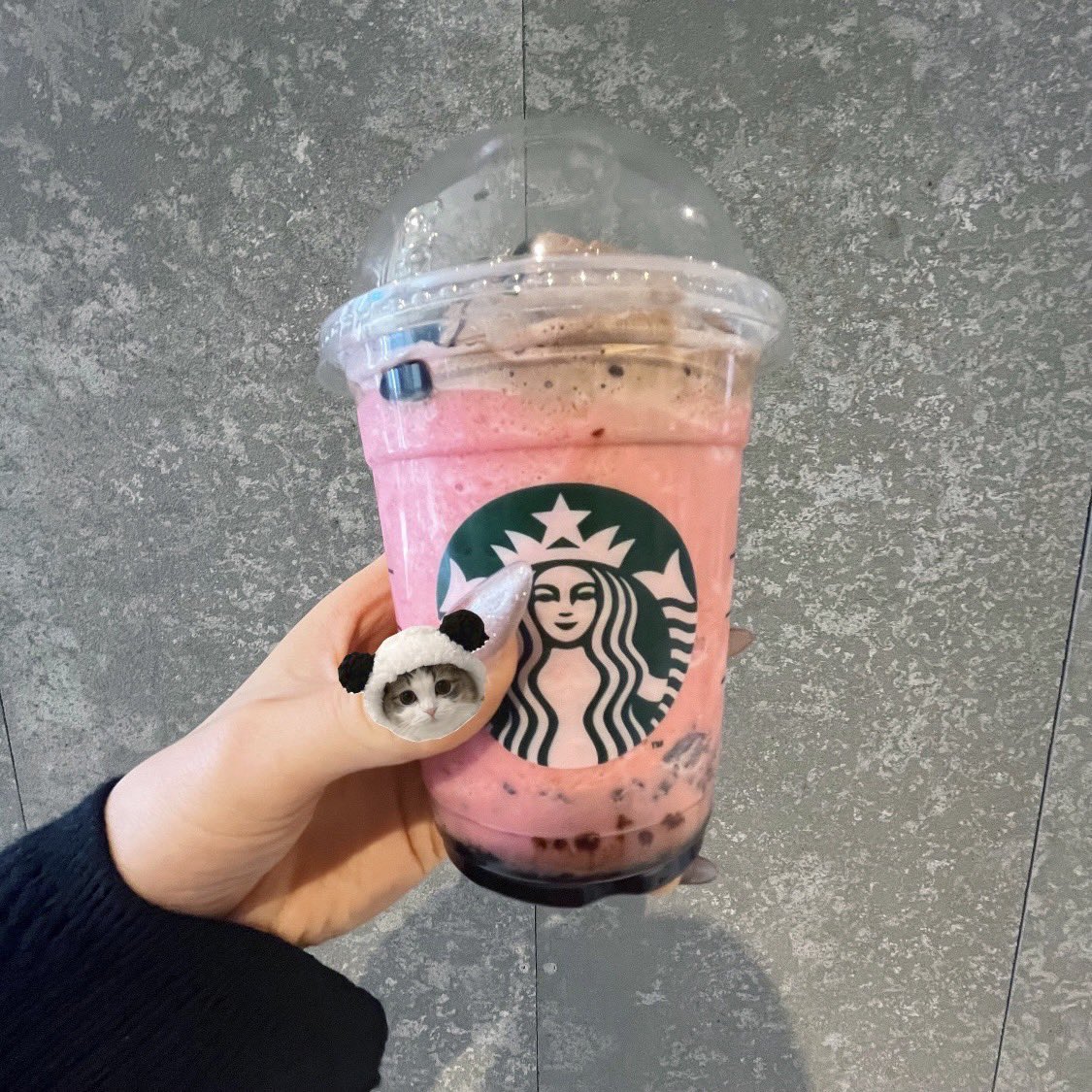 昨日は仕事終わりにルビーショコラシンフォニーフラペチーノ飲みながら勉強〜

美味しすぎてリピートしてる🧸🍓