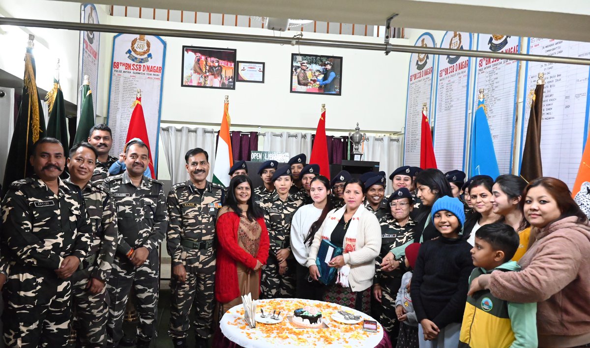 @68BnSSB_INDIA (@68bnssb_india) on Twitter photo рджрд┐рдирд╛рдВрдХ 12.02.2025 рдХреЛ 68 рд╡реАрдВ рд╡рд╛рд╣рд┐рдиреА рджреНрд╡рд╛рд░рд╛ рд╢рд╣реАрдж рд╕рд╛рдорд╛рдиреНрдп рдЖрд░рд╛рдХреНрд╖реА рдЧрдореНрдорд░ рдЖрдВрдЧреВ рдХреА рдкрддреНрдиреА рд╢реНрд░реАрдорддреА рд░реЗрдпреА рдЖрдВрдЧреВ рдХрд╛ рдЬрдиреНрдорджрд┐рди рдордирд╛рдпрд╛ рдЧрдпрд╛ред рдЗрд╕ рдЕрд╡рд╕рд░ рдкрд░ рд╡рд╛рд╣рд┐рдиреА рдХреЗ рд╕рдВрджрд┐рдХреНрд╖рд╛ рдЕрдзреНрдпрдХреНрд╖рд╛, рдЕрдзрд┐рдХрд╛рд░реАрдЧрдг рдПрд╡рдВ рдЬрд╡рд╛рдиреЛрдВ рджреНрд╡рд╛рд░рд╛ рд╢реБрднрдХрд╛рдордирд╛рдПрдБ рджреА рдЧрдИрдВред рджрд┐рдирд╛рдВрдХ 12.02.2025 рдХреЛ 68 рд╡реАрдВ рд╡рд╛рд╣рд┐рдиреА рджреНрд╡рд╛рд░рд╛ рд╢рд╣реАрдж рд╕рд╛рдорд╛рдиреНрдп рдЖрд░рд╛рдХреНрд╖реА рдЧрдореНрдорд░ рдЖрдВрдЧреВ рдХреА рдкрддреНрдиреА рд╢реНрд░реАрдорддреА рд░реЗрдпреА рдЖрдВрдЧреВ рдХрд╛ рдЬрдиреНрдорджрд┐рди рдордирд╛рдпрд╛ рдЧрдпрд╛ред рдЗрд╕ рдЕрд╡рд╕рд░ рдкрд░ рд╡рд╛рд╣рд┐рдиреА рдХреЗ рд╕рдВрджрд┐рдХреНрд╖рд╛ рдЕрдзреНрдпрдХреНрд╖рд╛, рдЕрдзрд┐рдХрд╛рд░реАрдЧрдг рдПрд╡рдВ рдЬрд╡рд╛рдиреЛрдВ рджреНрд╡рд╛рд░рд╛ рд╢реБрднрдХрд╛рдордирд╛рдПрдБ рджреА рдЧрдИрдВред