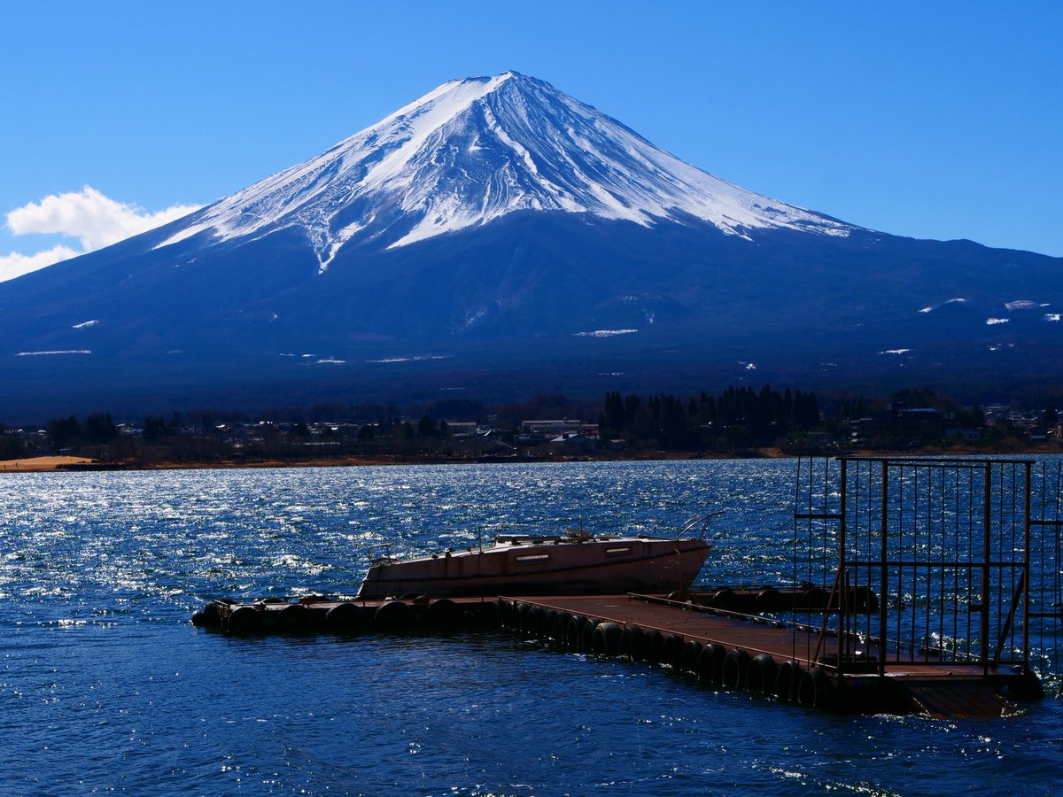 TakanoWalks's tweet photo. 『河口湖』Walking series https://t.co/Ehw1p2rOvc