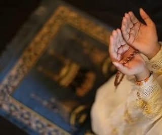 Rabbim; her şeyin yazılacağı bu mübarek gecede  bizi iyiler zümresine yaz, rızkımızı geniş eyle, hasta kullarına şifalar ihsan eyle, kaderimize güzellikler yaz...
Hayırlı Kandiller..