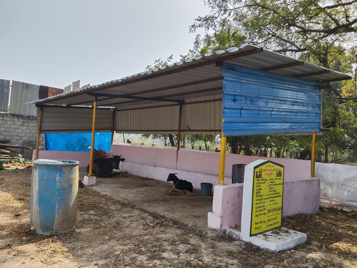 mgnregsap's tweet image. విశాఖపట్నం జిల్లా, భీమునిపట్నం మండలం ,తాళ్లవలస గ్రామంలో ,ఉపాధి హామీ పథకం నిధులతో పల్లెపండుగ లో భాగంగా పూర్తి అయిన గోకులం షెడ్లు.
#MeriMaatiMeraDesh #JSACTR2023 #JalShaktiAbhiyan #WaterConservation
@IndiaMGNREGA
@MgnregaGoi