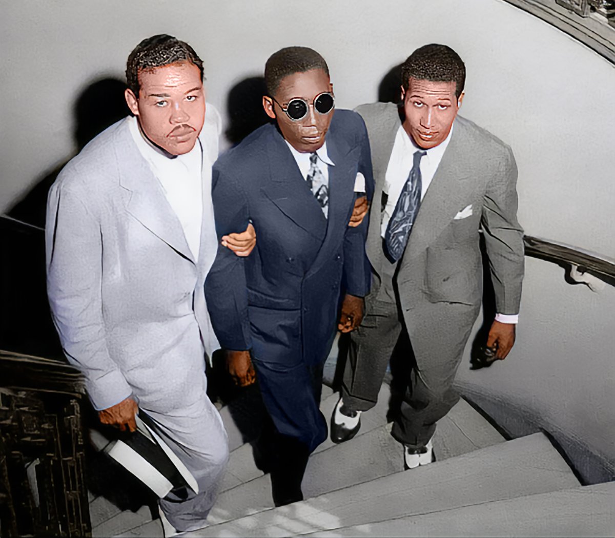 DaniMayakovski's tweet image. Un 12 de febrero de 1946, Isaac Woodard, un soldado negro de EEUU que luchó contra los nazis en la Segunda Guerra Mundial, apenas horas después de llegar a casa y aún con su uniforme militar, fue apalizado hasta quedar ciego por la policía racista de Carolina del Sur.

Aquel dia,…