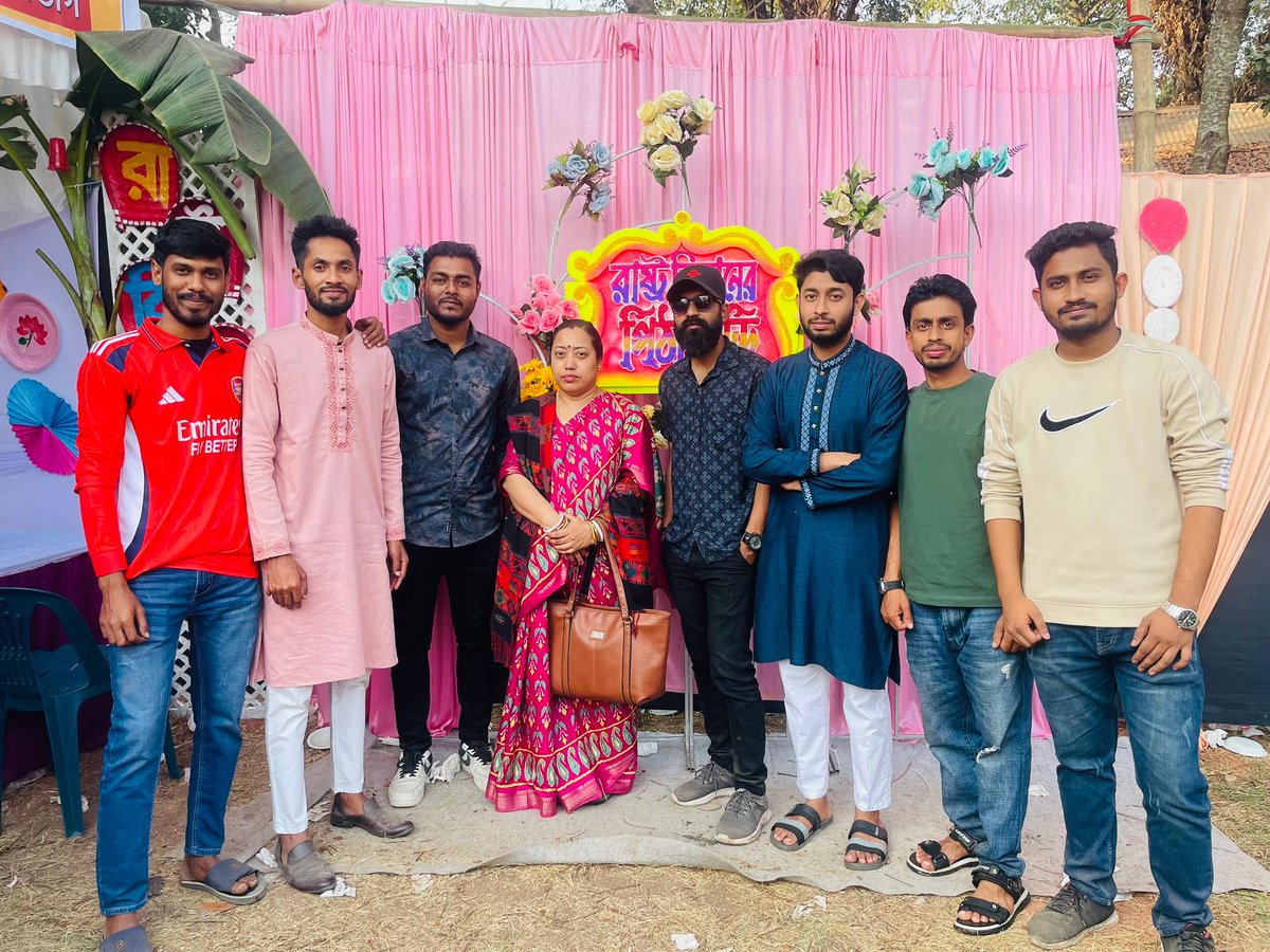 InjamolHok's tweet photo. বসন্ত উৎসব - ১৪৩১ বঙ্গাব্দ। 🥰🥰 https://t.co/HAd2i3sRhz