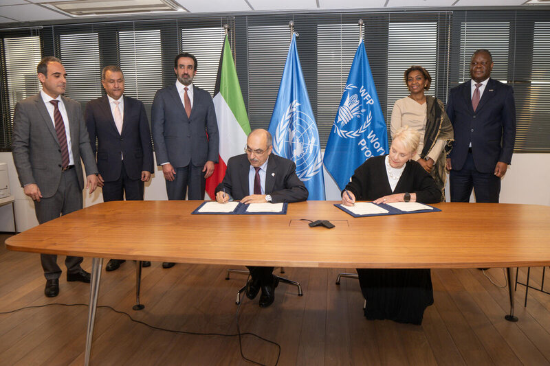 A milestone for global food security! 🌍 WFP and <a href="/KuwaitFund/">الصندوق الكويتي للتنمية</a> have signed a strategic partnership to tackle food insecurity worldwide. By combining development financing with WFP’s operational reach, this collaboration will drive impactful solutions for vulnerable communities. 🤝