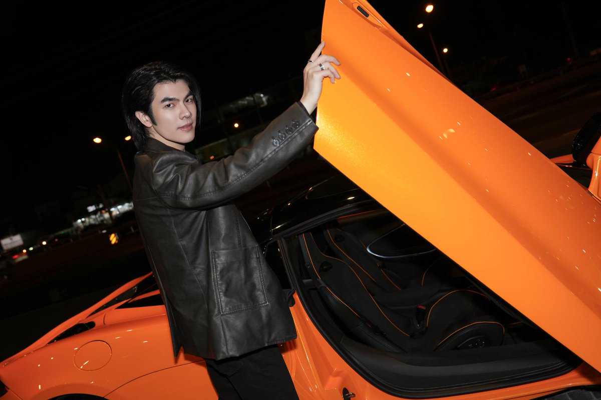 ANiceEnt's tweet photo. ชมลุค Airport ของ "มาย ภาคภูมิ" ที่พร้อมบินตรงร่วมทริปสุด Exclusive ในฐานะ Friend of McLaren Bangkok ไกลถึงฟินแลนด์ !

#MilePhakphum 
#MileflyforMcLarenArcticDrive
#PureArcticExperience
#McLaren

🔗https://t.co/r7s1Ba0r93 https://t.co/68Q4sSgZf3