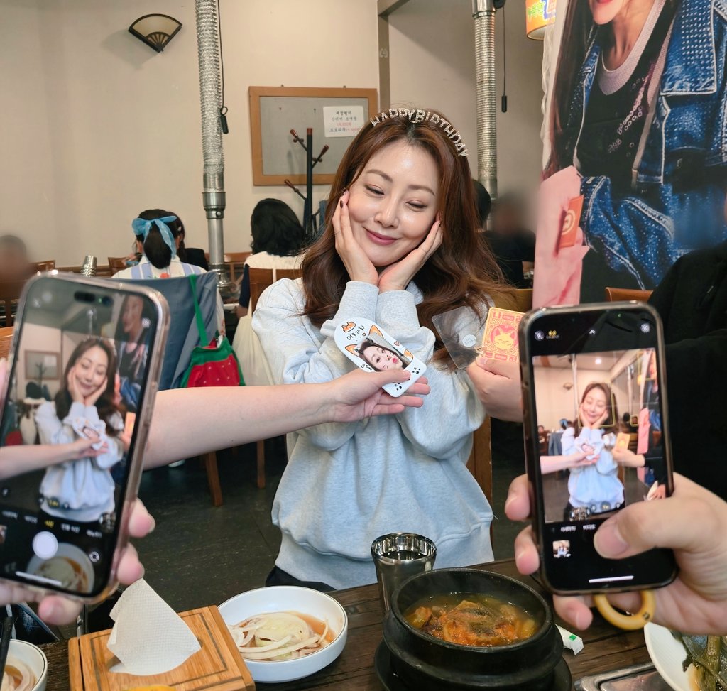 JJinNara24's tweet photo. #mz예절샷탑승 🦊✨️ https://t.co/5TDmTS7Ysc