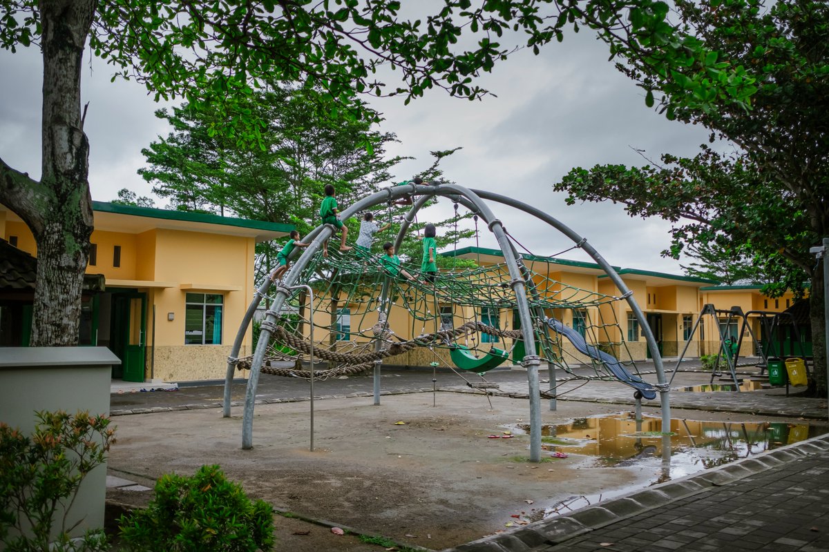 pedulianak's tweet image. After days of rain, the Peduli Anak kids wasted no time running to the playground the moment the sky cleared! ☀️💚 Playtime is back, and so is their excitement! #RainyDaysGone #PlaytimeFun #PeduliAnak