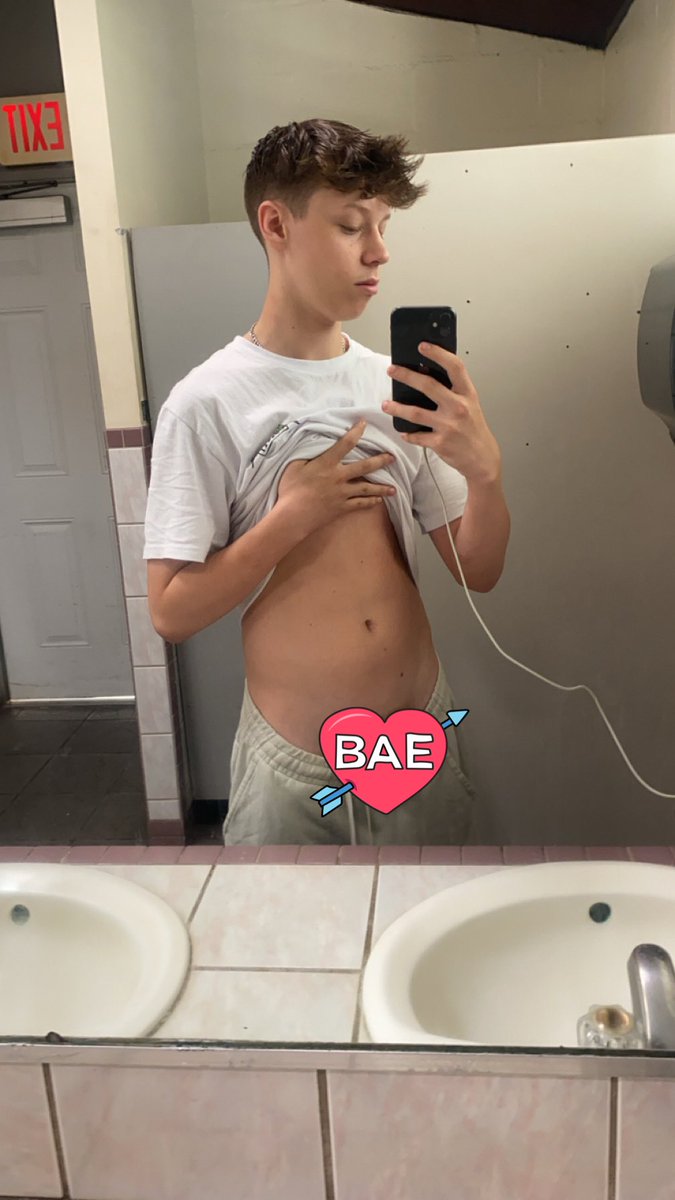 TwinkXHaven's tweet photo. Who’s gonna get on their knees?

Retweet for the uncensored pic 

❤️❤️❤️ https://t.co/zIDpVyUqO7