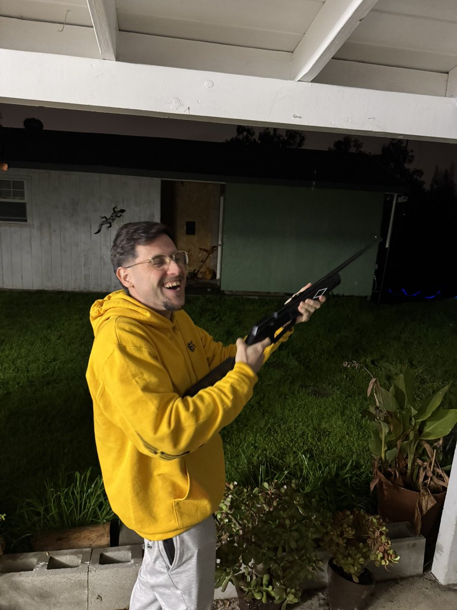 69% • eSports tweet media