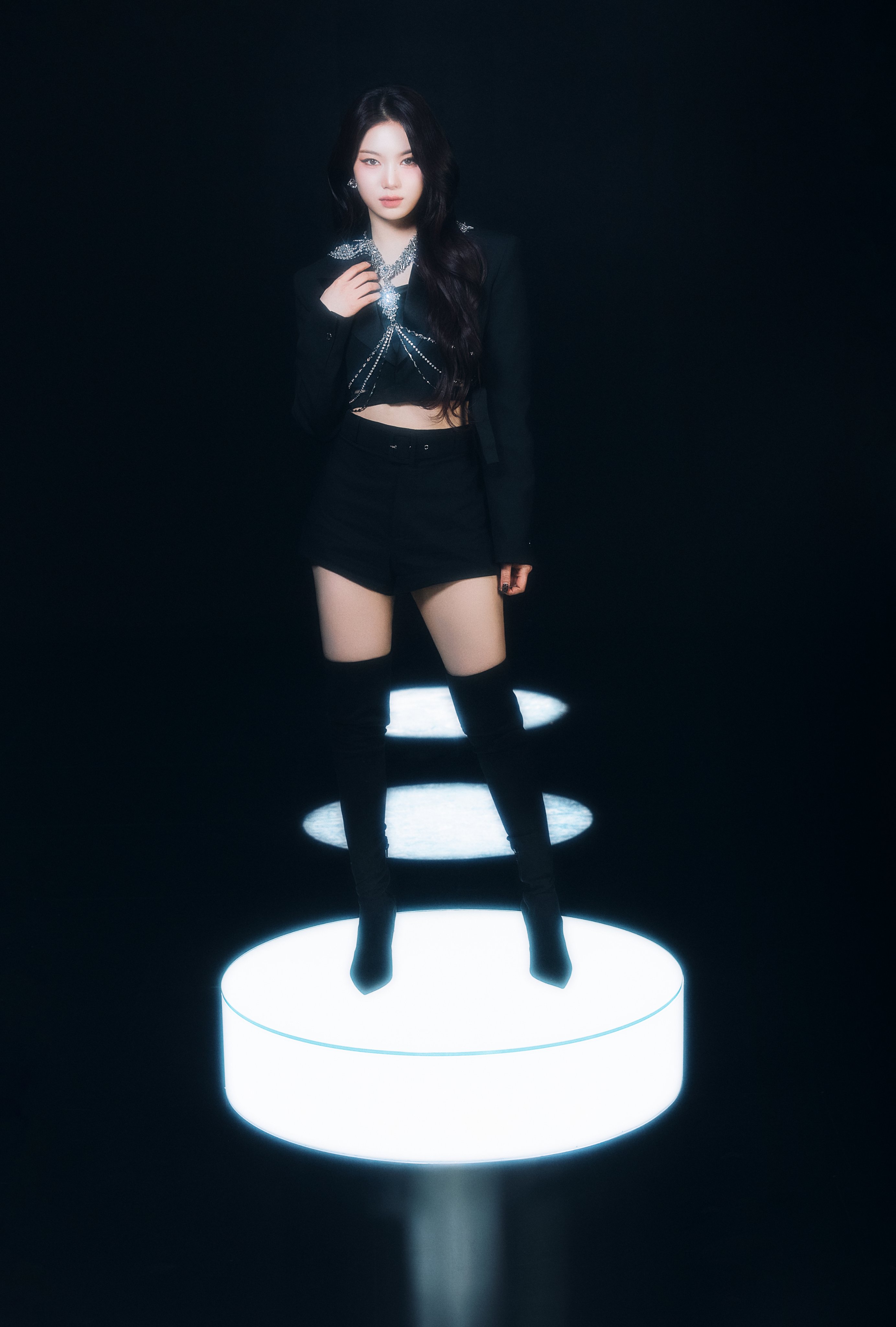 GjpdHlxagAArazZ?format=jpg&name=4096x4096