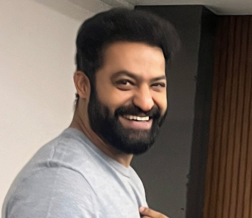 Chandan_radoo's tweet photo. Recent looks 

Rt for #JrNTR              Like for #Prabhas https://t.co/YtKua1NqNN
