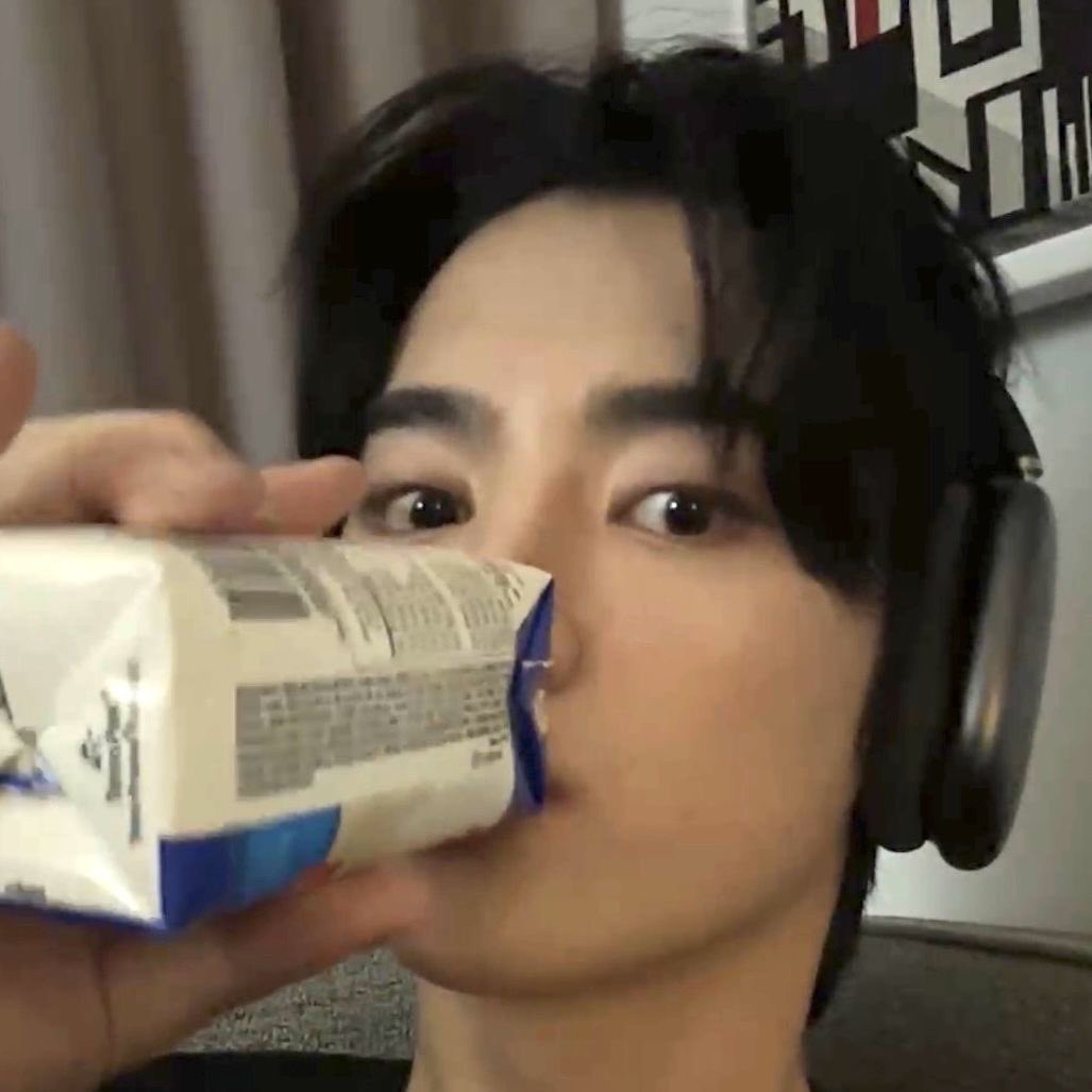 keuluvity's tweet photo. i like this genre of minhee or whatever https://t.co/CrrLQm1GGi